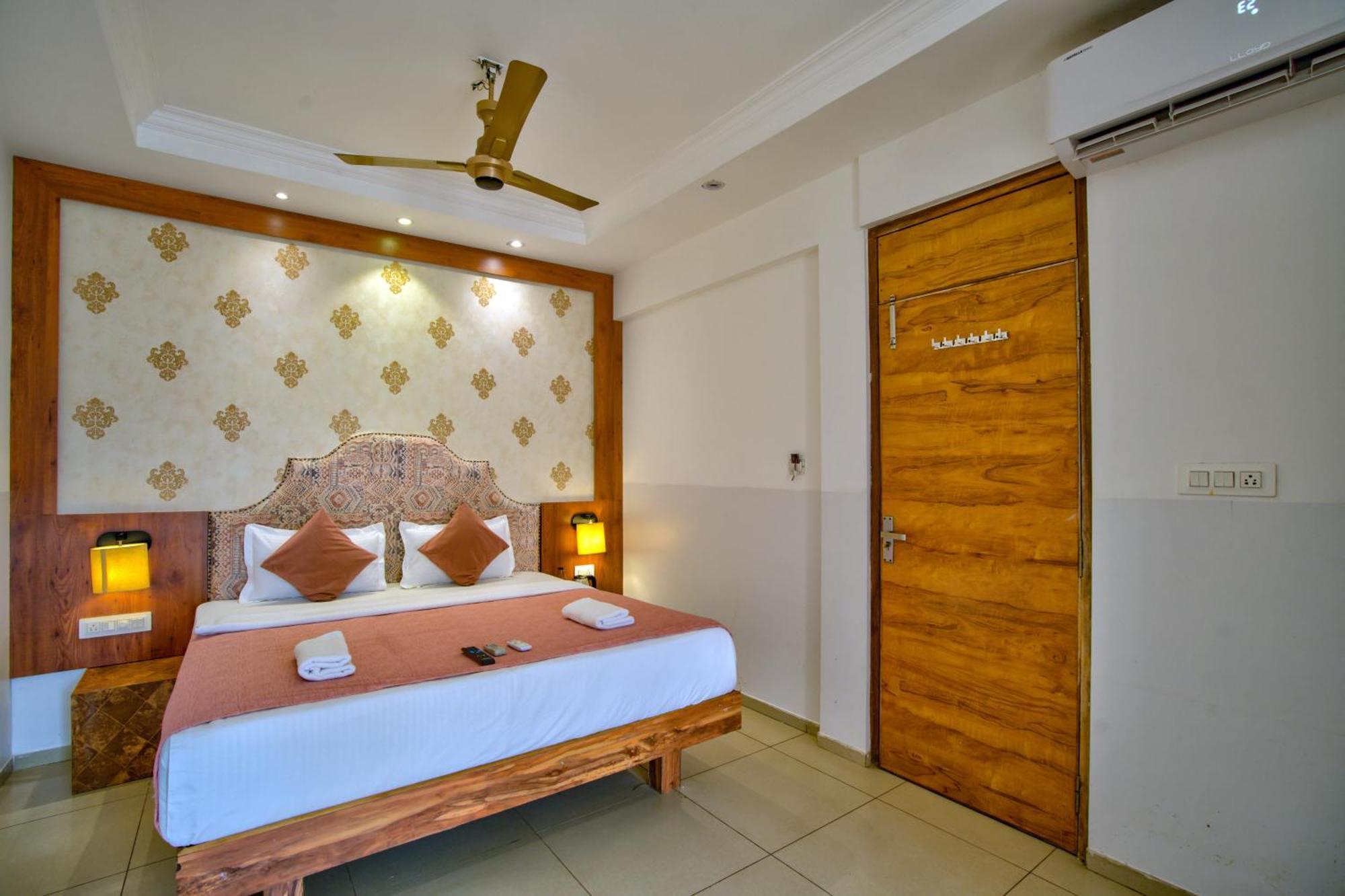 Hotel Sea Sapphire ,Calangute Eksteriør billede