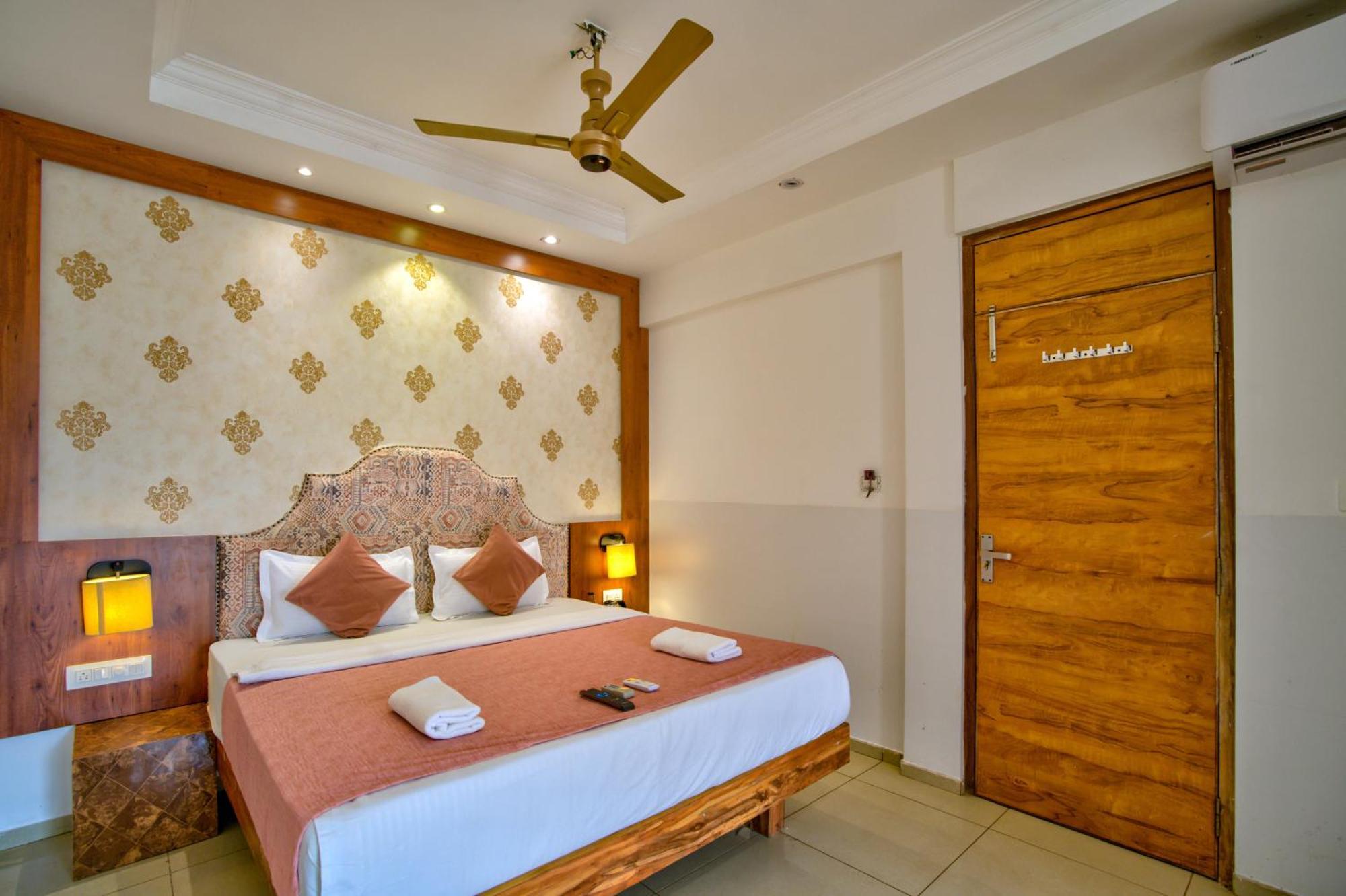 Hotel Sea Sapphire ,Calangute Eksteriør billede